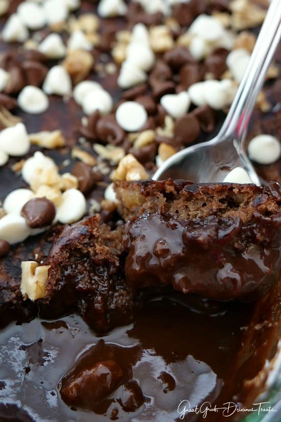 Chocolate Brownie Pudding Cake is two delicious desserts in one, chocolate brownie and chocolate pudding. YUM! Chocolate Brownie Pudding Cake